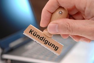 Foto: Stempel mit Aufschrift Kündigung